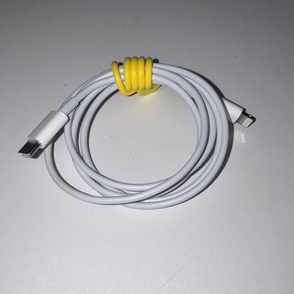 Apple White USB-C to Lightning Cable with Yellow Cable Organizer